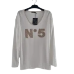 Petit pull blanc pour femme.